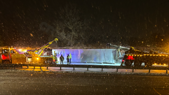 Portion of Rt. 322 in Dauphin County reopens after tractor-trailer overturns, PennDOT says