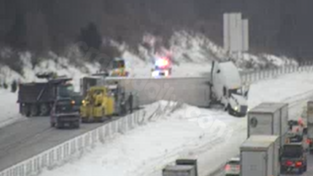 I-81 CLOSED: Driver taken to hospital after tractor-trailer hauling 40,000 pounds of milk crashes in Dauphin County