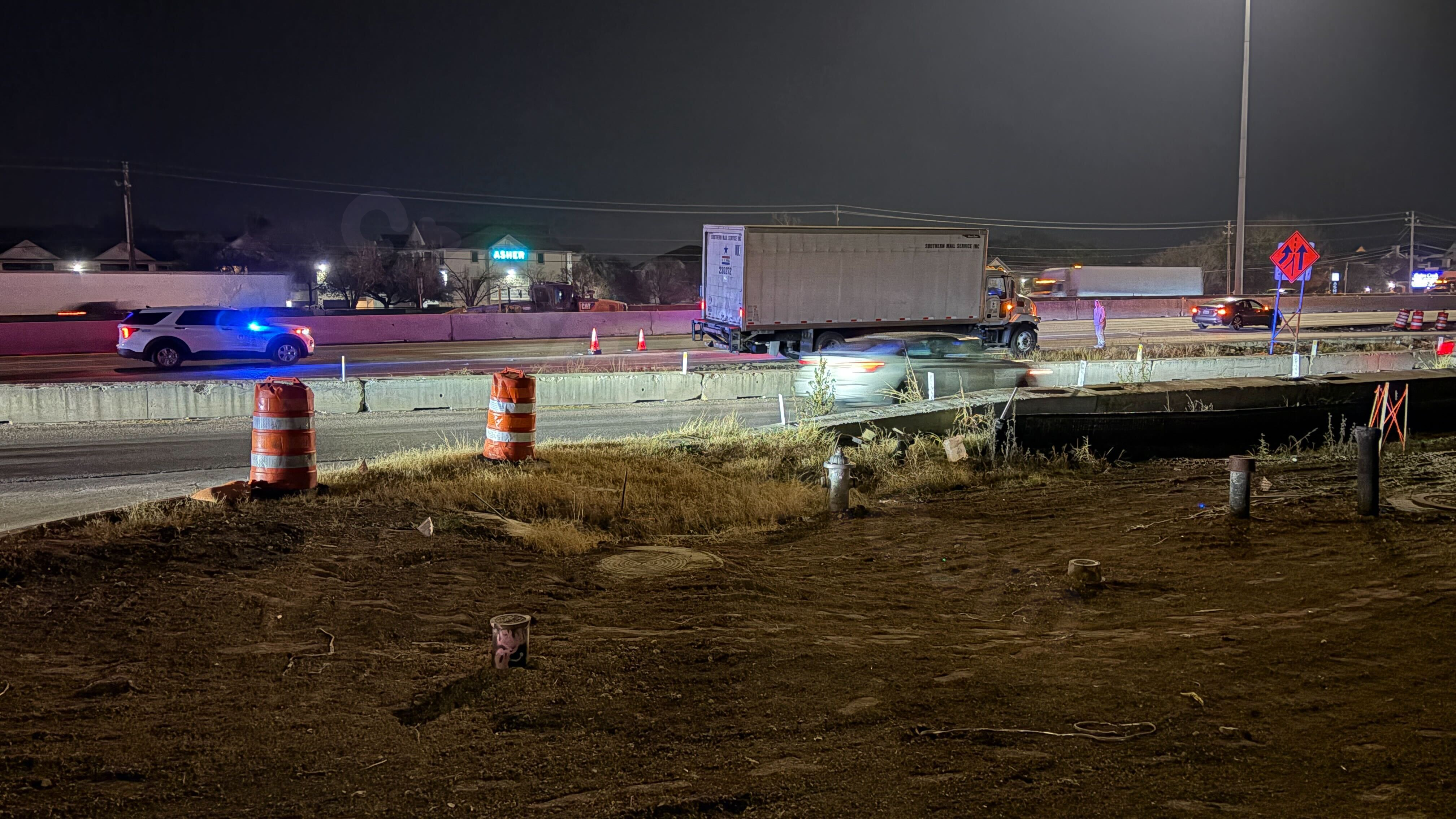 Traffic fatality shuts down southbound lanes of I-35 near Onion Creek