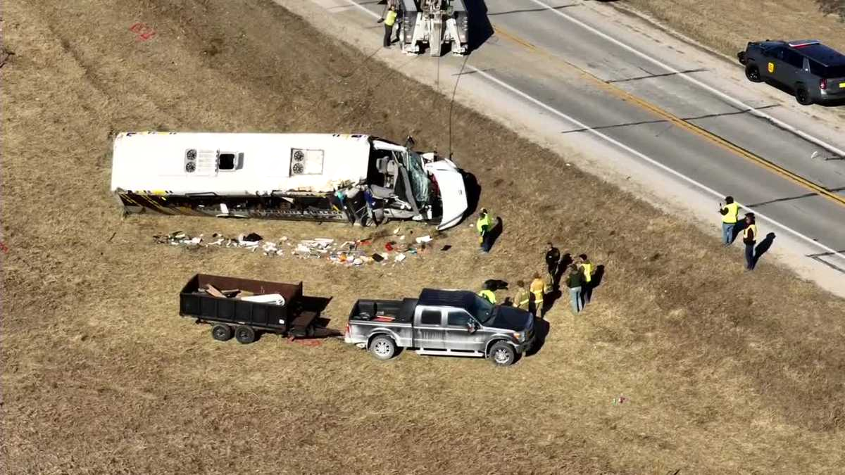 'Our hearts are heavy': Upcoming opponent reacts to deadly crash involving Iowa Lakes baseball team