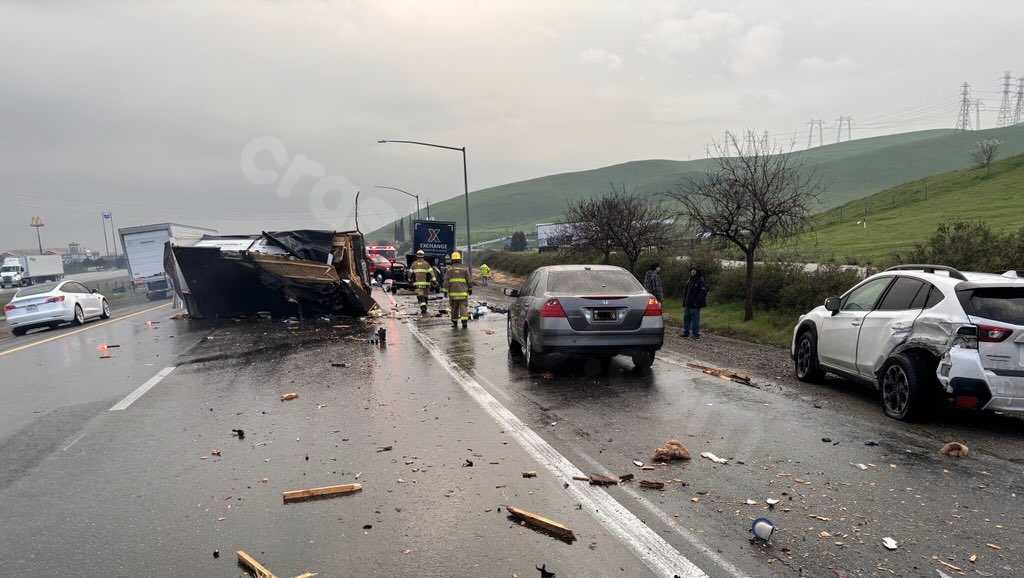Pickup truck driver killed in 6-vehicle crash on I-5 in Stanislaus County, CHP says