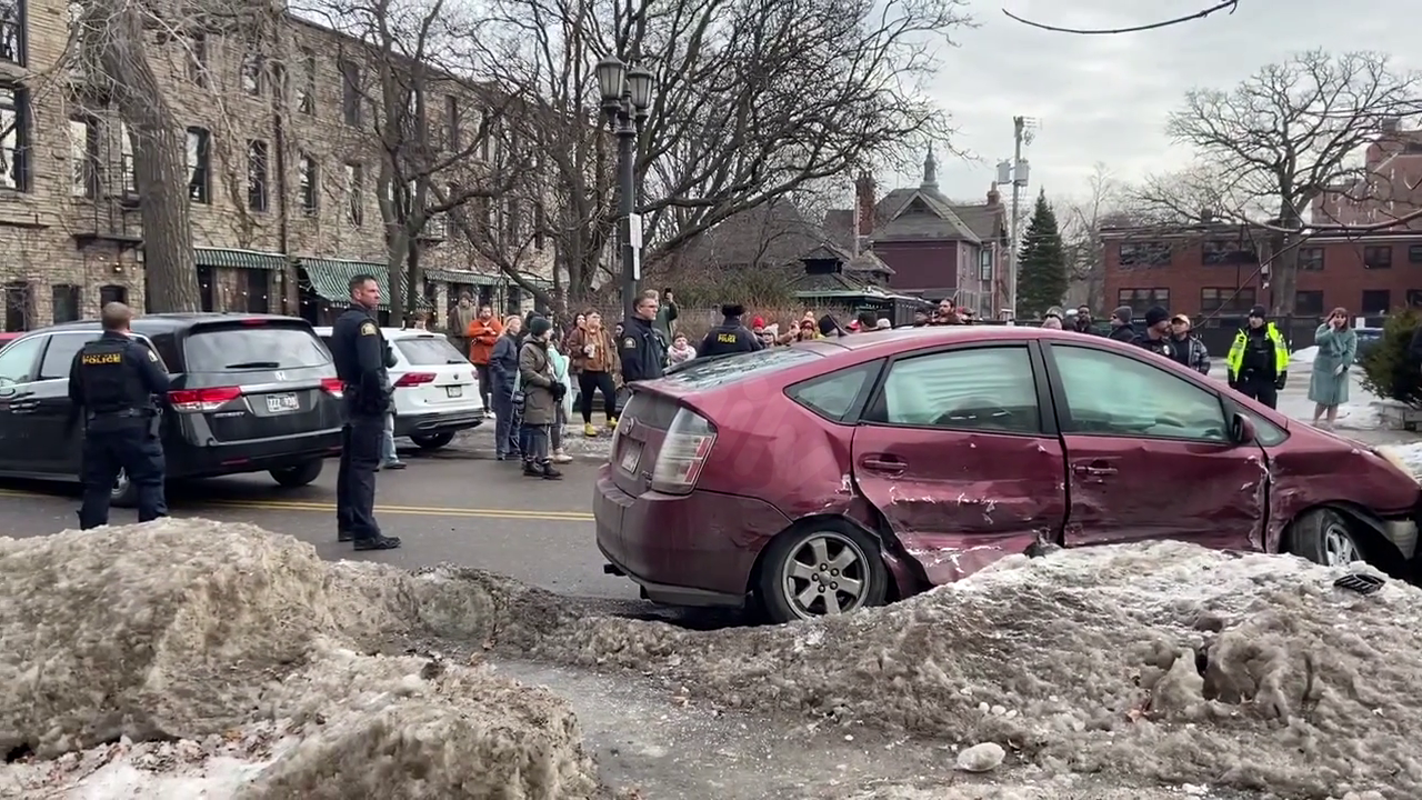 Vehicle pursued by ICE agents crashes in St. Paul, large crowd gathers after 1 hurt