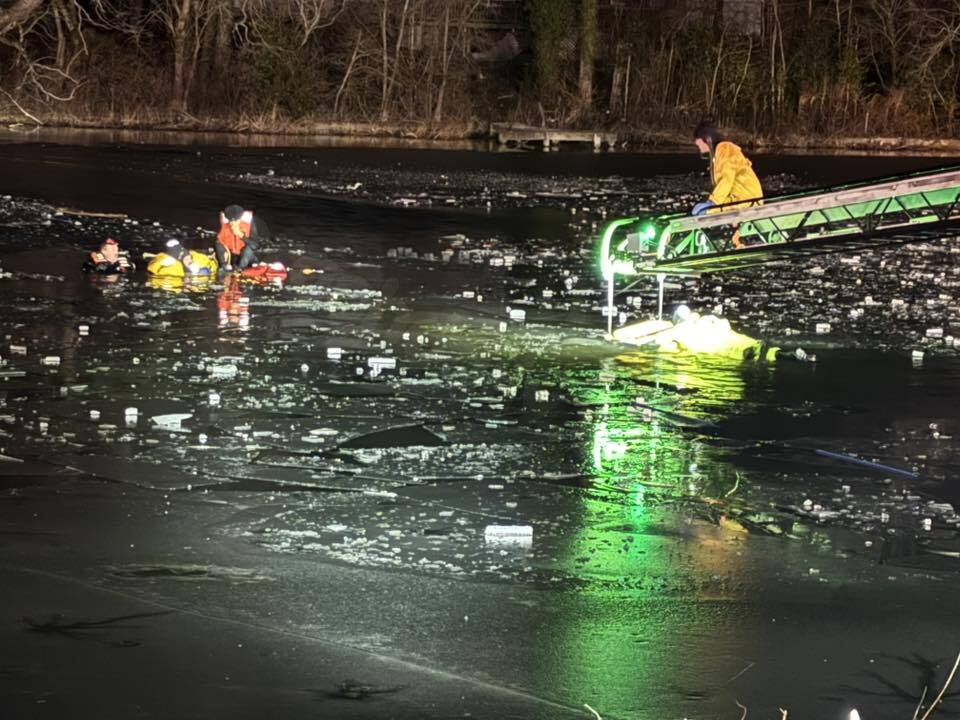 18-year-old killed, two teens injured after car crashes into pond in Wicomico County