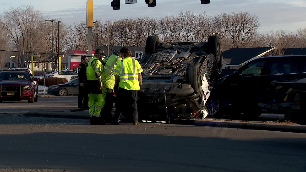 Crash involving Brooklyn Park squad car leaves 4 injured