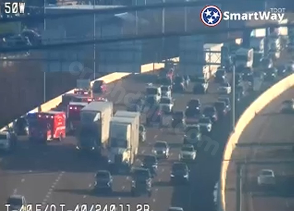 Two men injured after multi-vehicle crash on I-40, Sycamore View