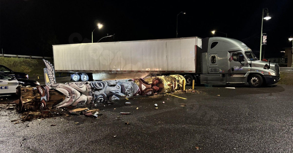 Weed, California's iconic totem pole felled in late night crash