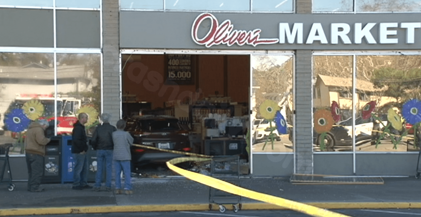 Car crashes into Santa Rosa grocery store, 6 injured