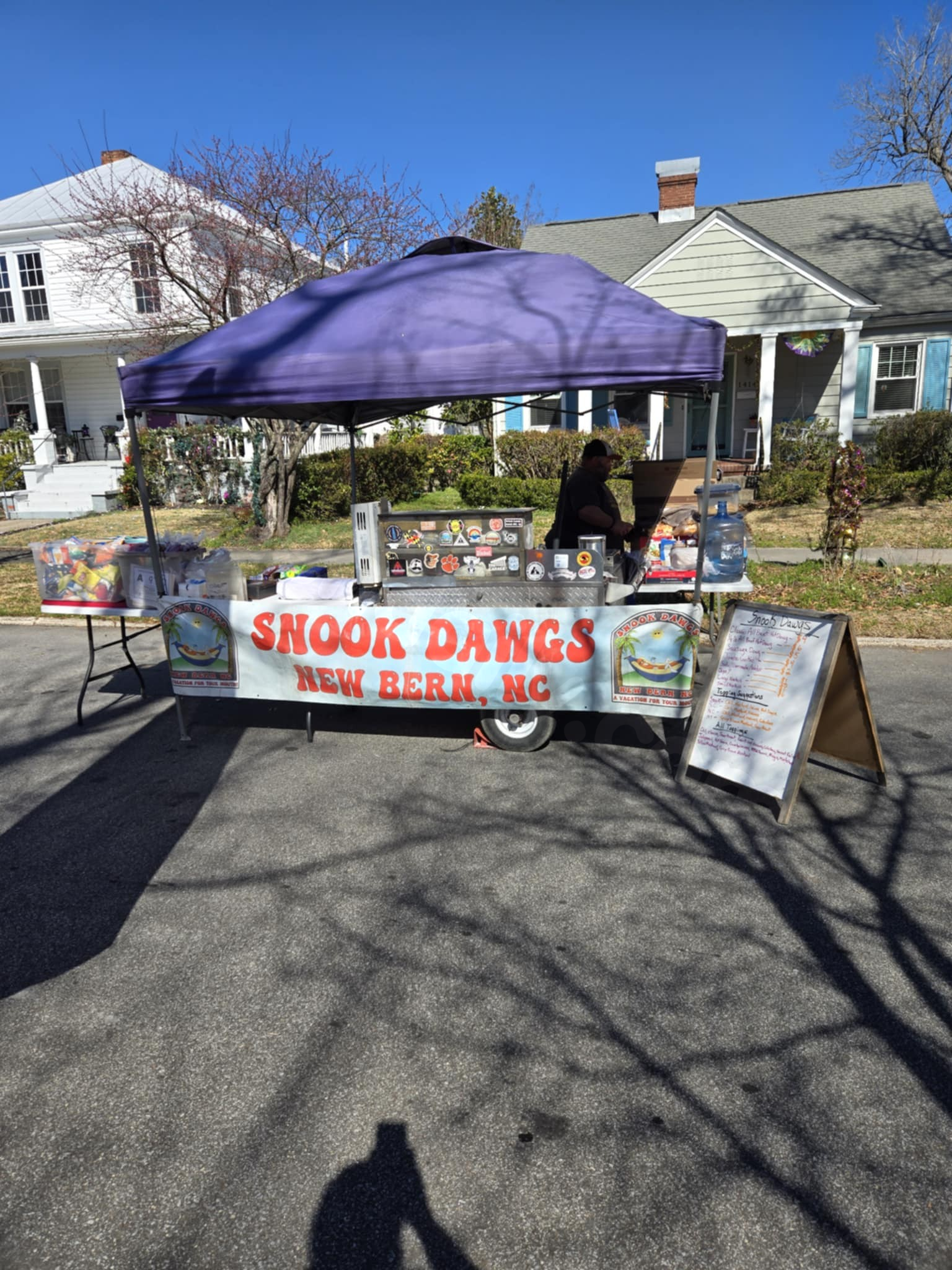 Locals unite to help food cart owner after accident setback