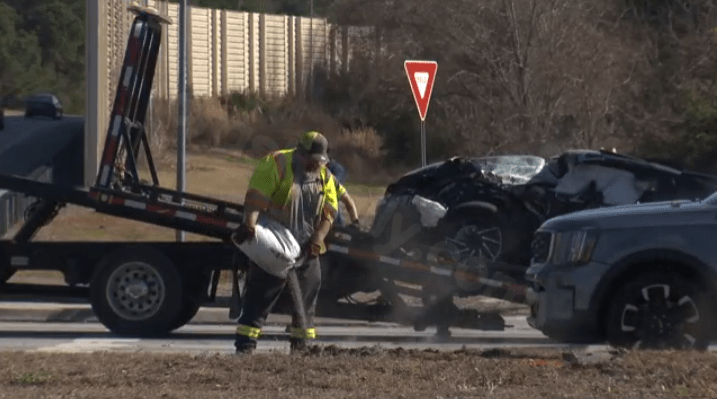 HSI on scene of Whitefield Ave, Truman Pkwy deadly crash