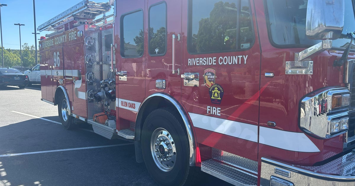 6 hospitalized after multi-car crash in Riverside County