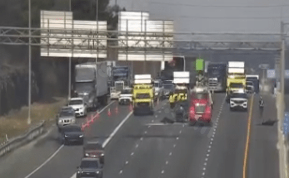 I-24E blocked in South Nashville following crash involving tanker truck