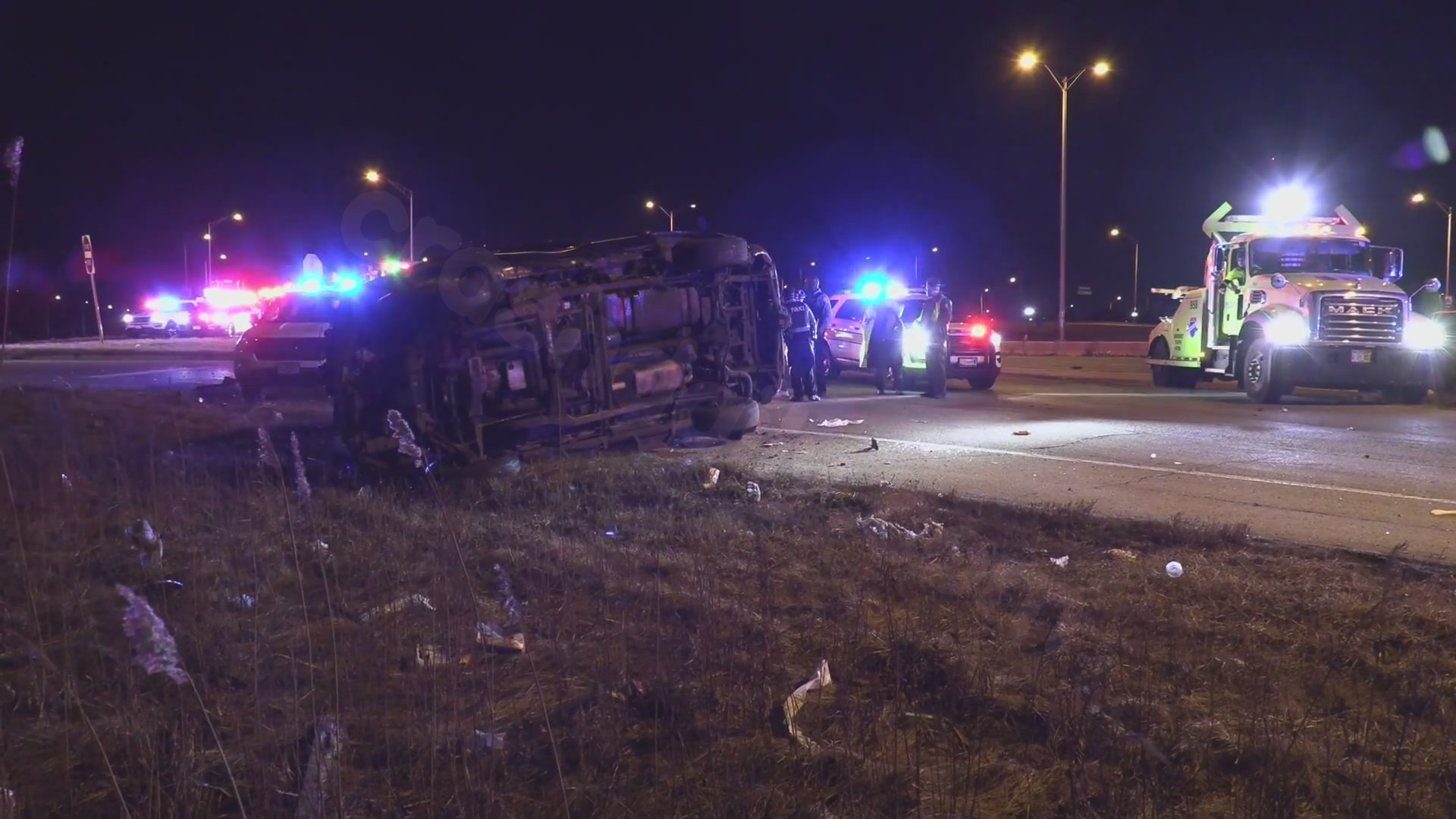 2 killed, 3 injured in crash along Bishop Ford Freeway in Pullman
