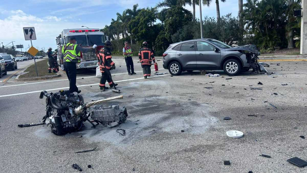 At least 1 injured in crash that shut down part of Summerlin Road in Lee County