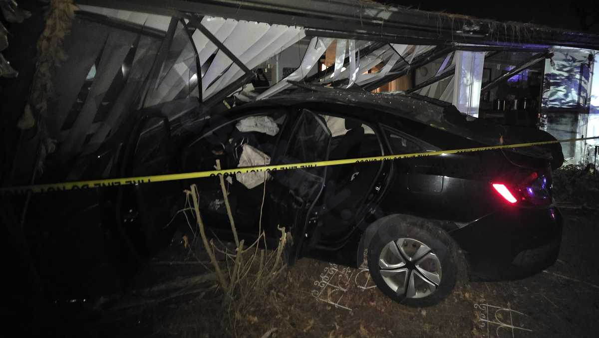 Car crashes into Altamonte Springs home after driver mistakes bike trail for road