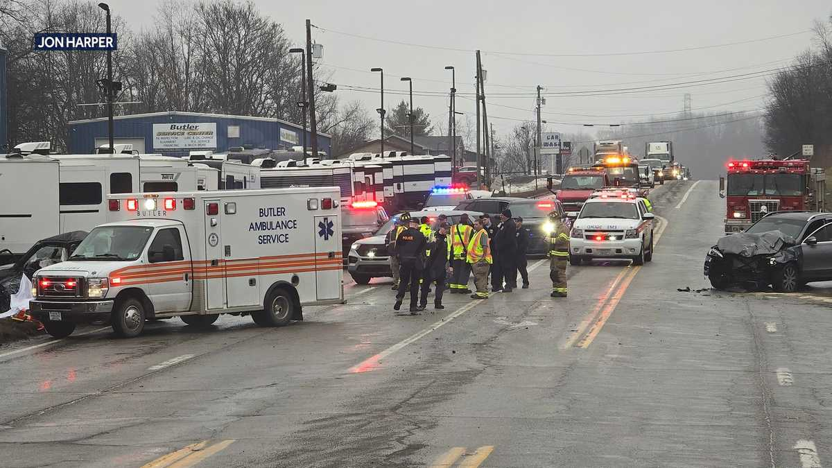 Route 8 closed, coroner called to crash in Butler County