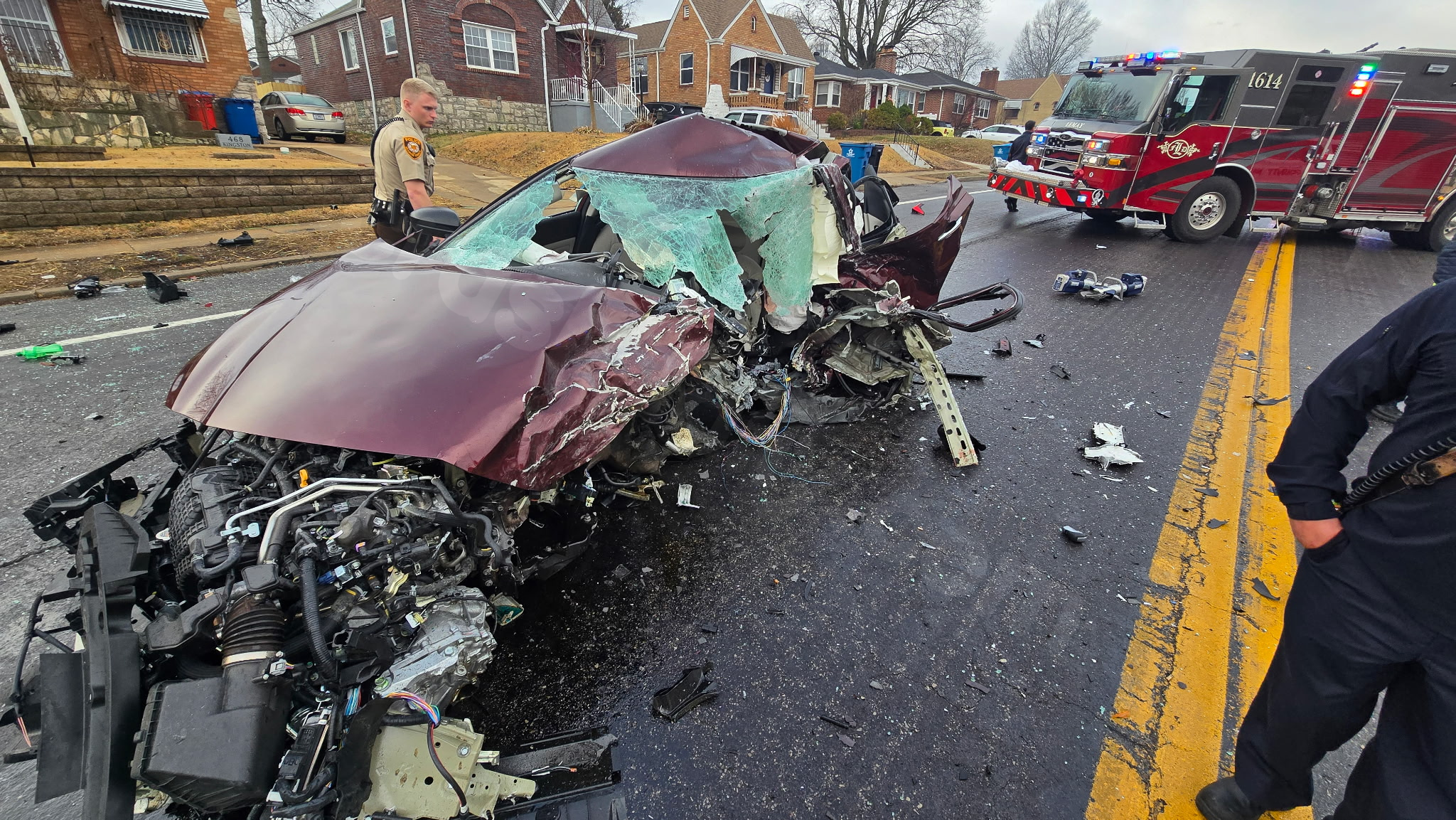 1 dead, 2 injured in Lemay crash Thursday morning