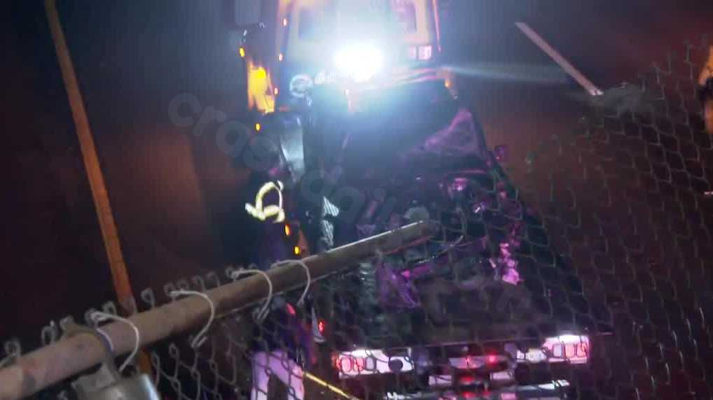 1 injured, traffic delayed after car veers off overpass in Sacramento