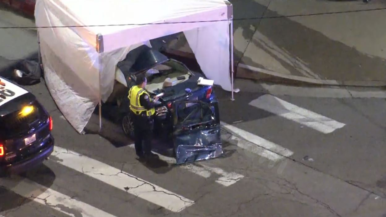 1 killed, 2 injured after driver crashes into pole in Pacoima