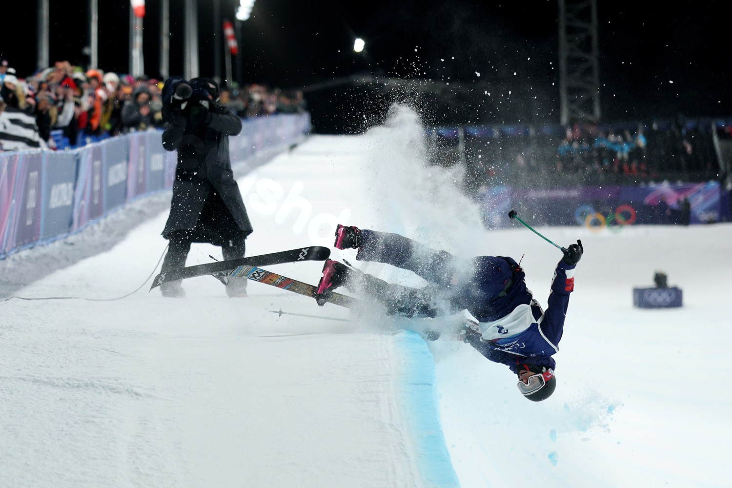 Goepper walks away with knee sprain, hurt shin after crash in Olympic halfpipe final