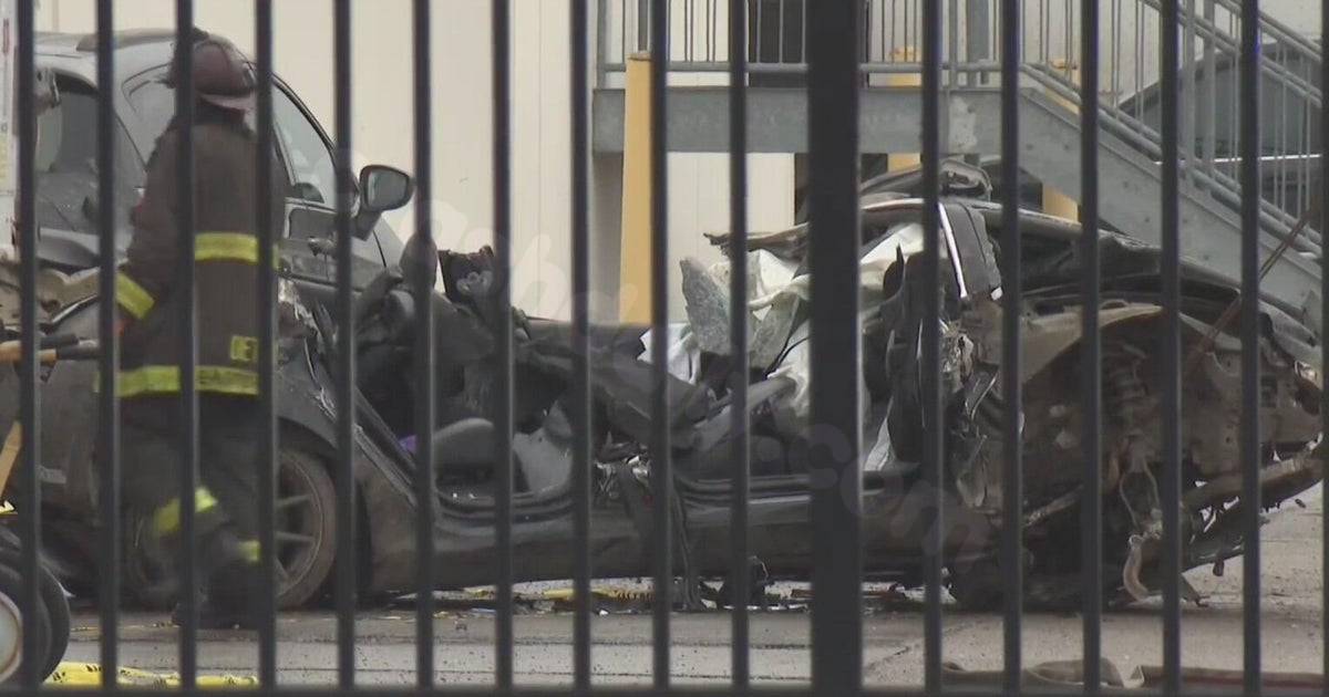2 dead after vehicle crashes into warehouse on Detroit's west side; 1 in custody