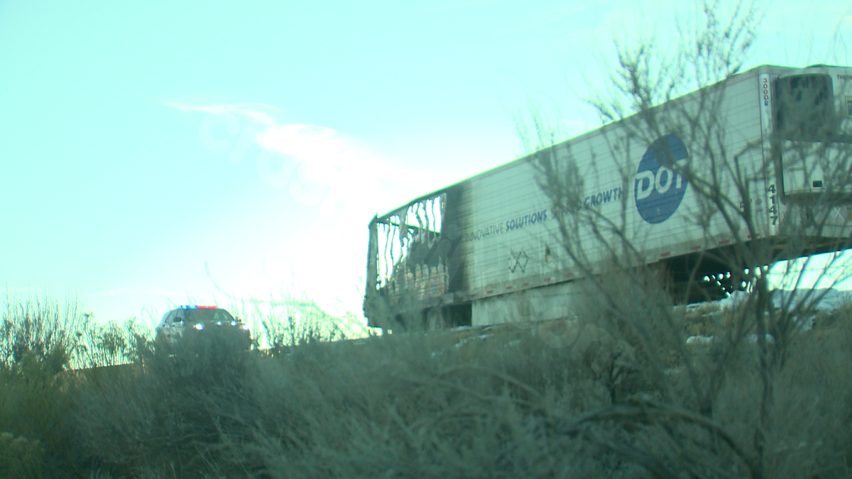Deadly crash closes westbound I-40 west of Albuquerque