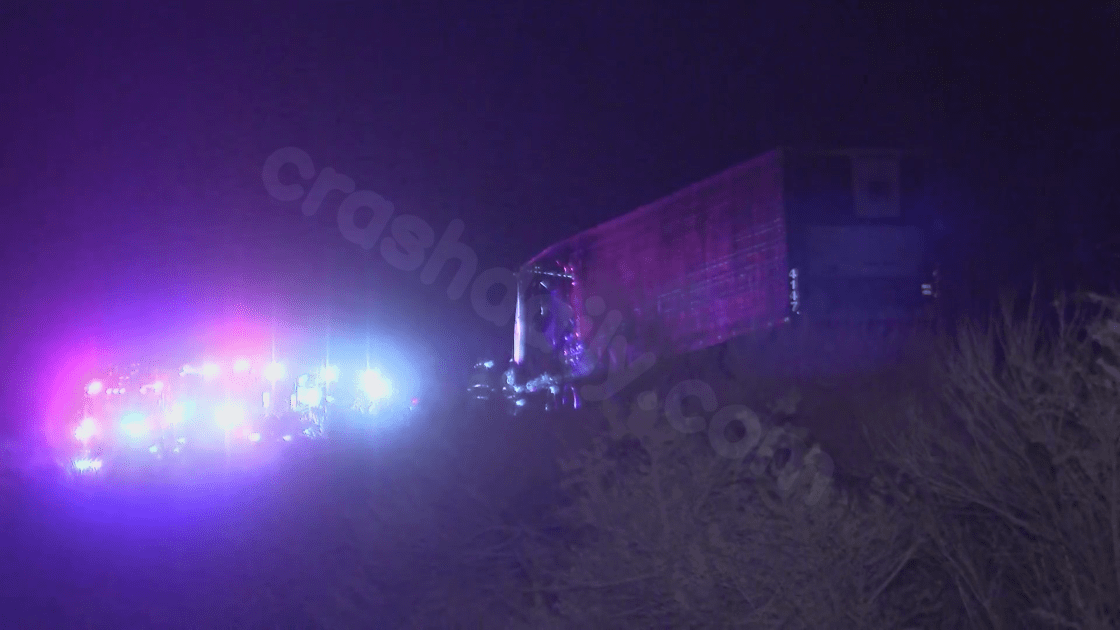 Multi-vehicle crash causes closure on I-40 west of Albuquerque