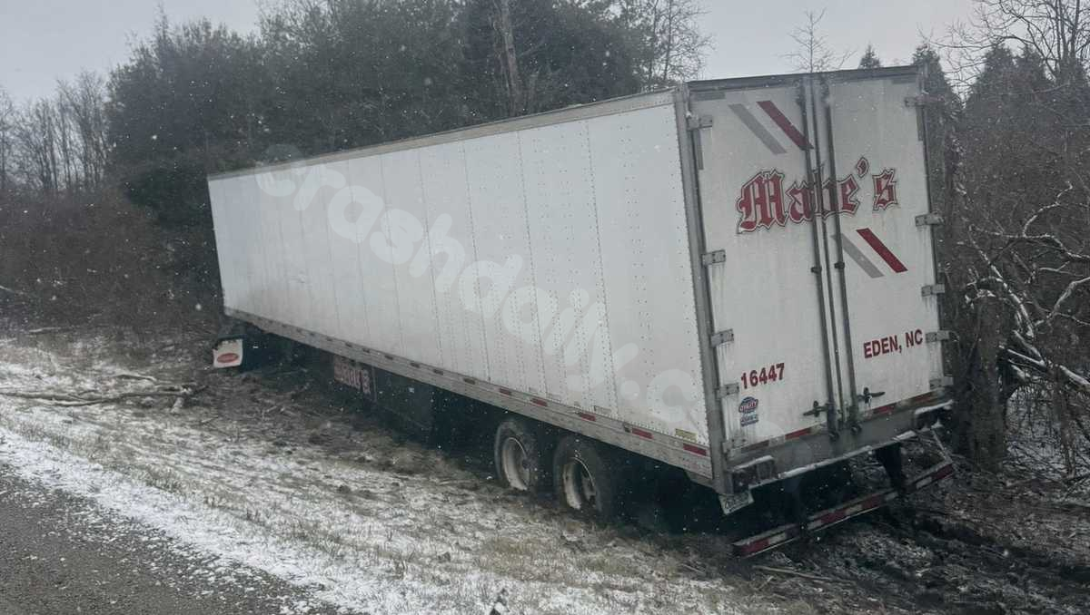 Slick road conditions cause multiple crashes on I-71 in Sycamore Township; 1 person hospitalized