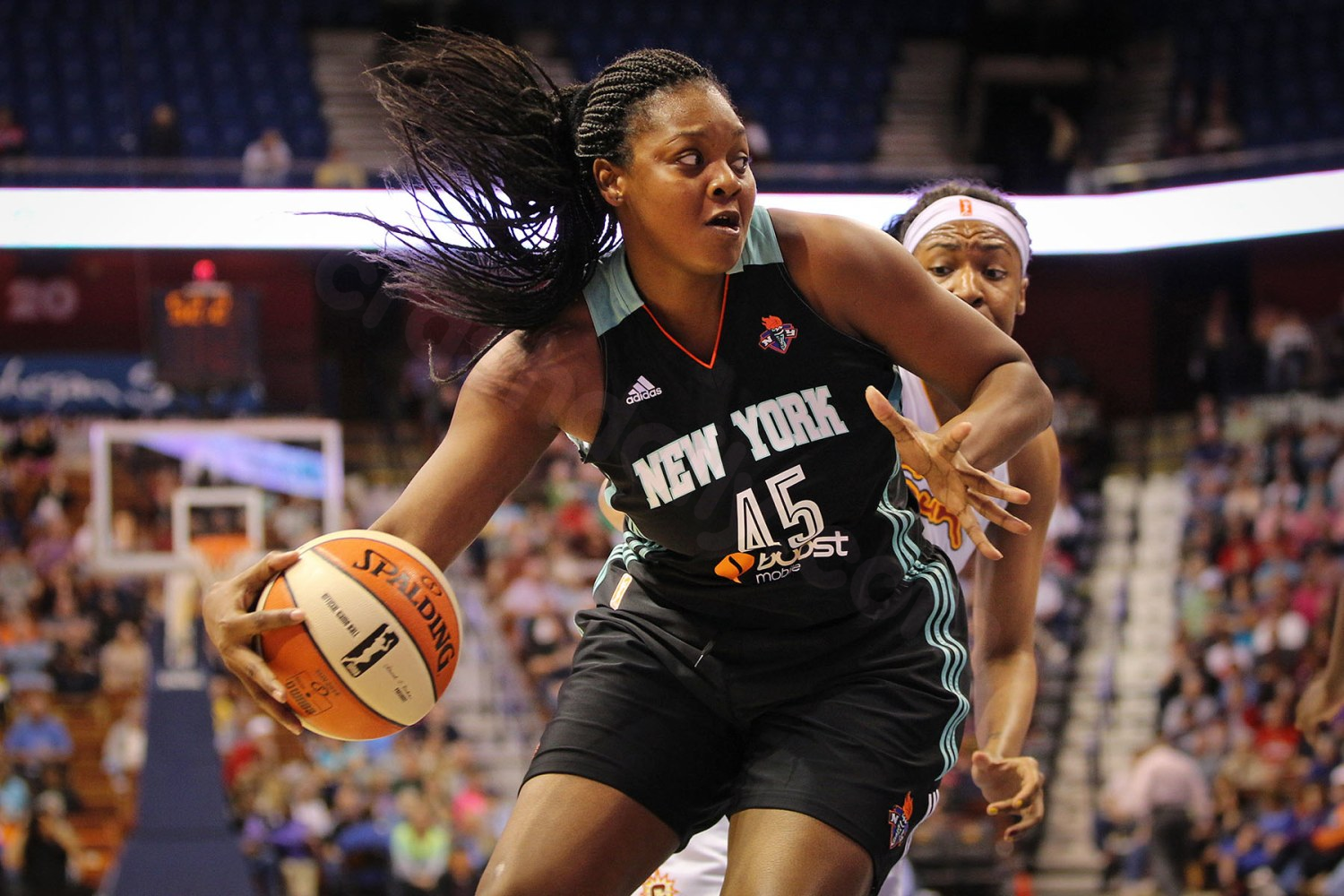 Two-time WNBA champion Kara Braxton, 43, dies in solo car crash near Atlanta