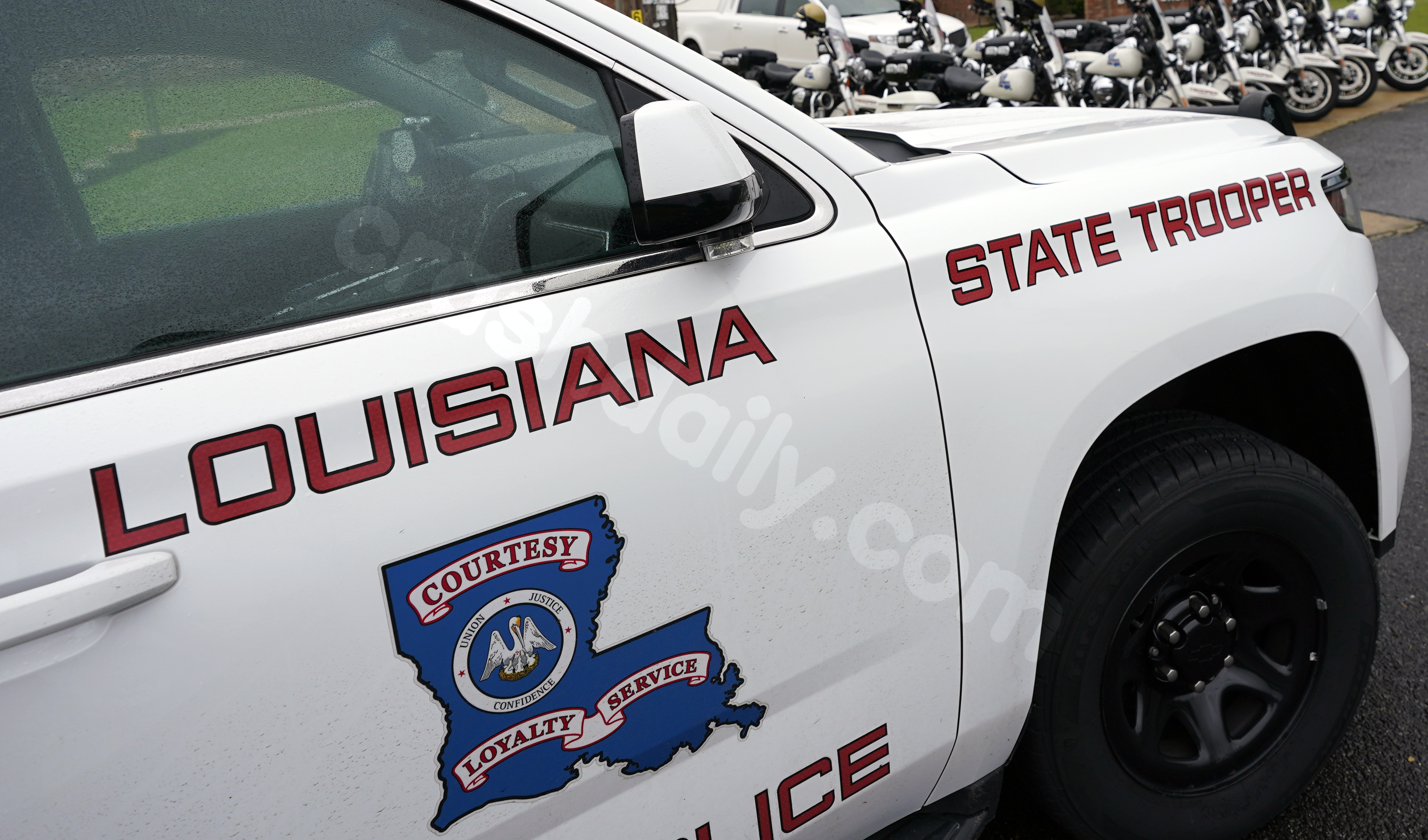 20-year-old driver dies after collision with Mack truck in Minden