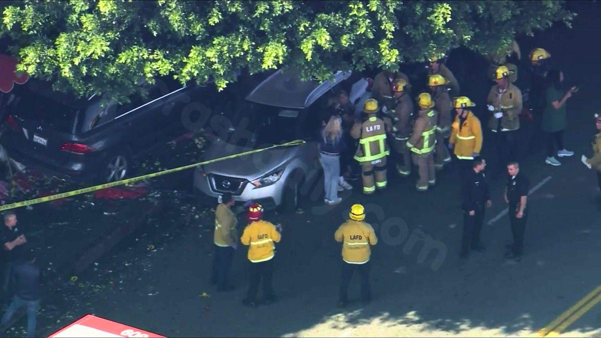 4 injured after car crashes into pedestrians in downtown L.A.