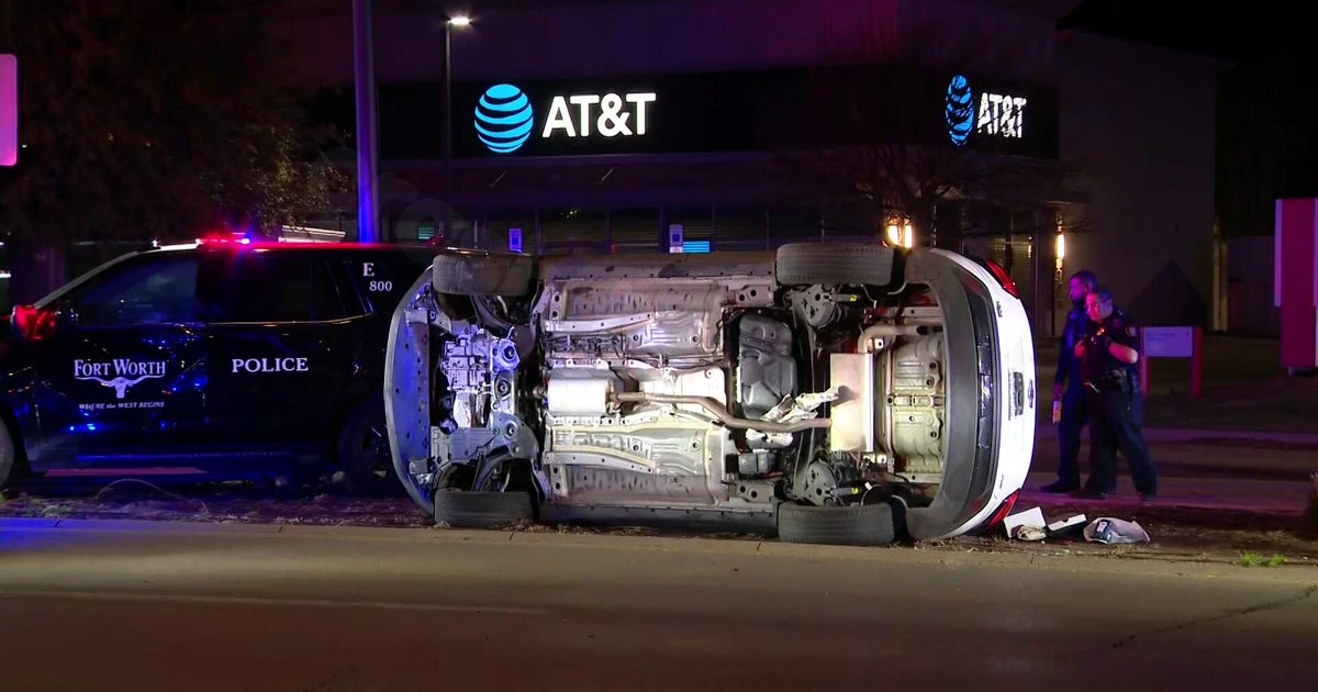 High-speed chase across North Texas ends in crash in Fort Worth, five suspects arrested