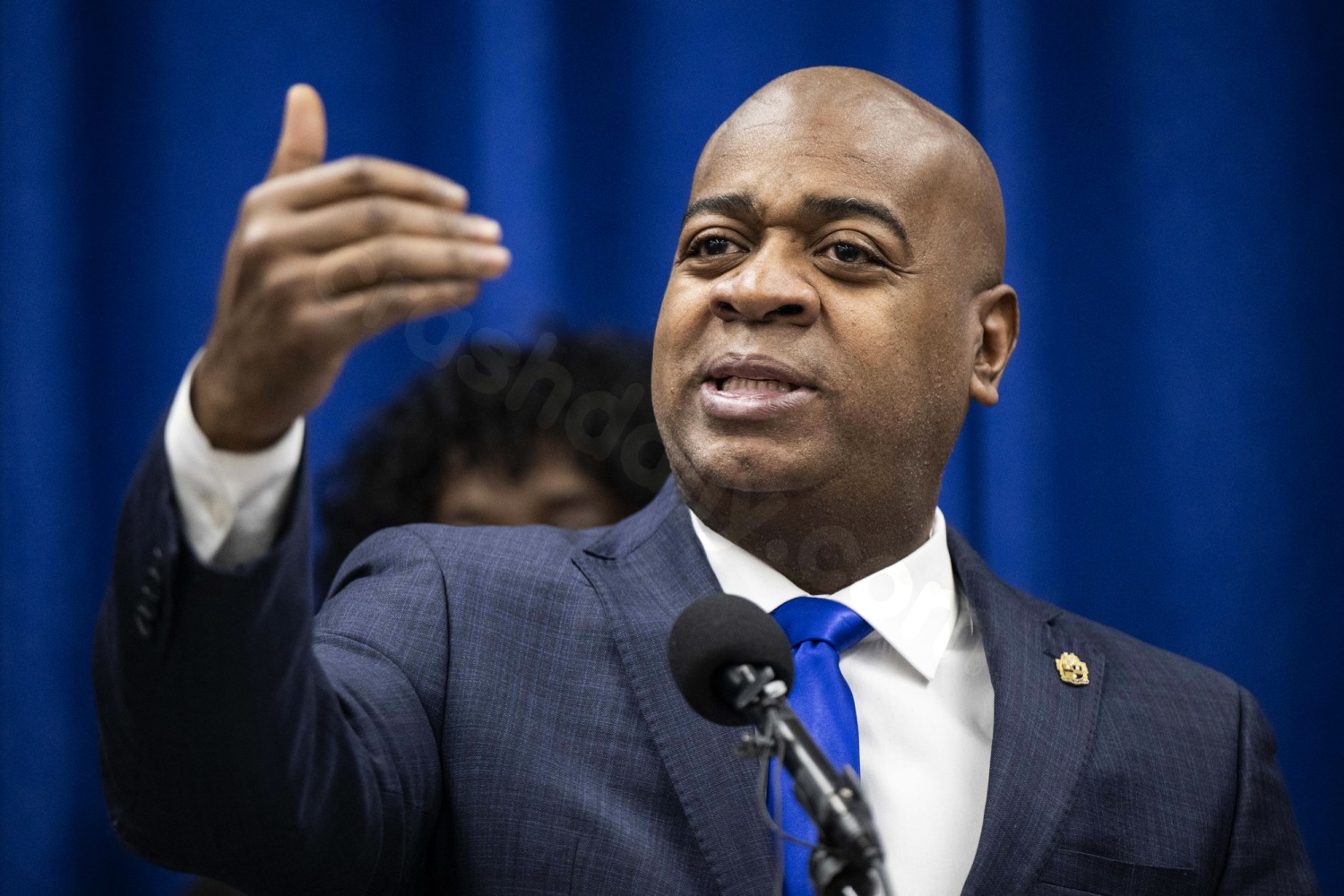 Newark mayor says ICE operation caused multi-vehicle crash with injuries