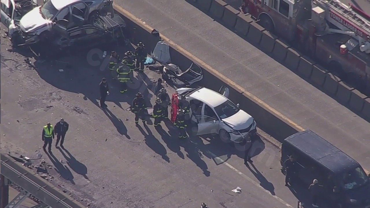 Multiple cars crash on Long Island Expressway Friday