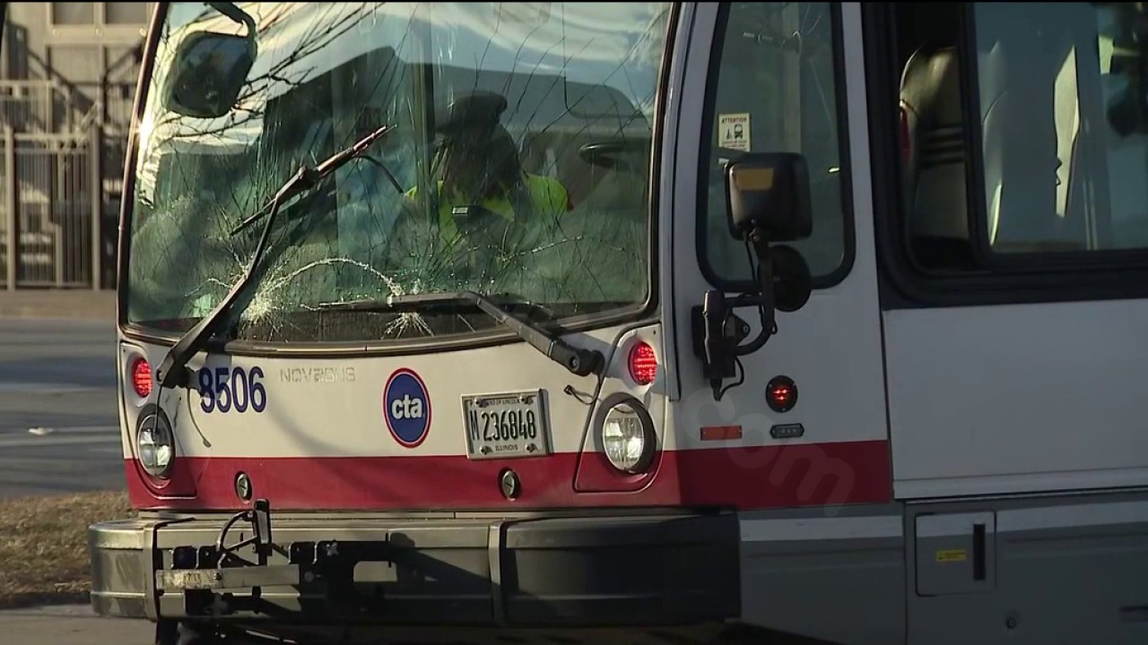 20 injured in crash involving CTA bus on Chicago's South Side, officials say