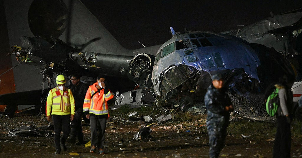 More than a dozen killed when military cargo plane carrying money crashes in Bolivia, local official says