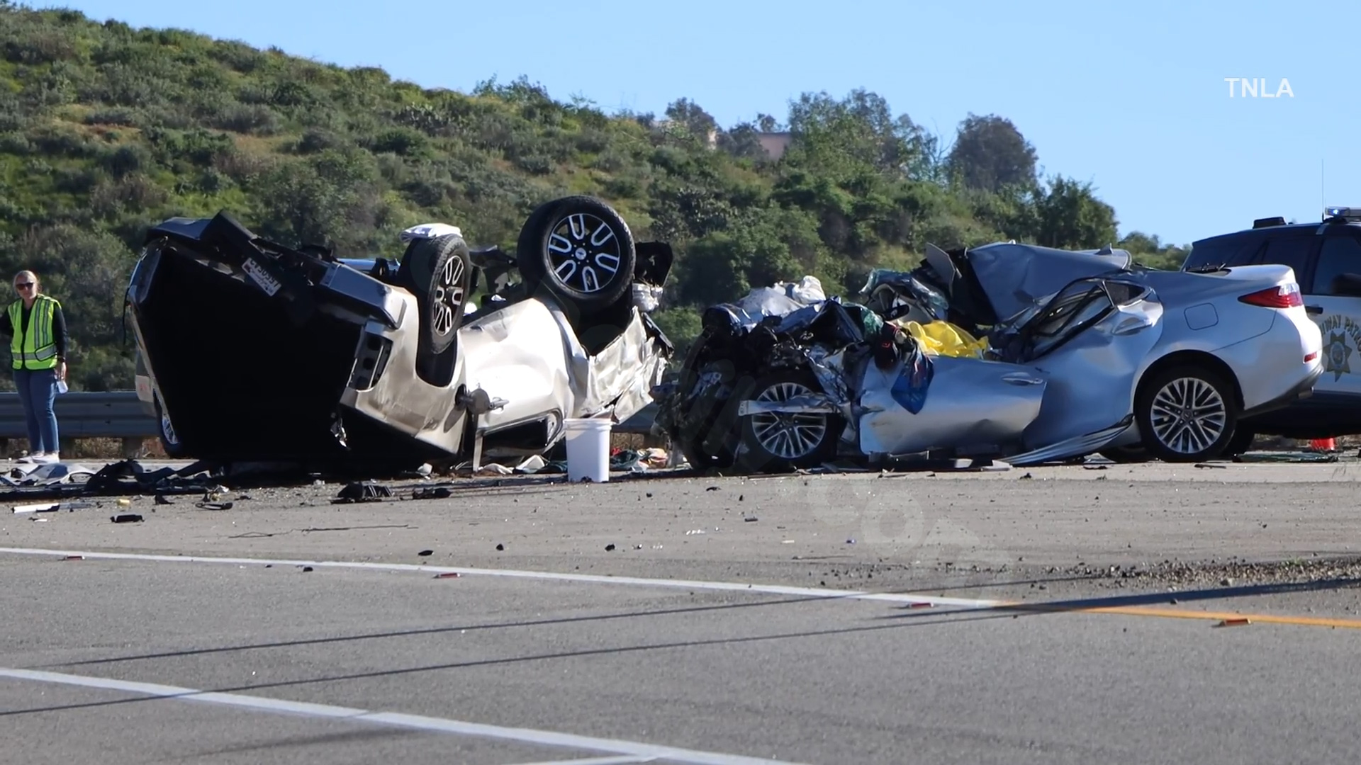 2 dead, 3 injured in Moorpark Highway 23 head-on crash