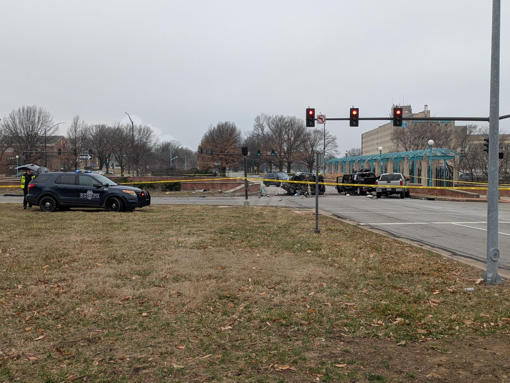 Two killed in crash on 71 Highway in Kansas City