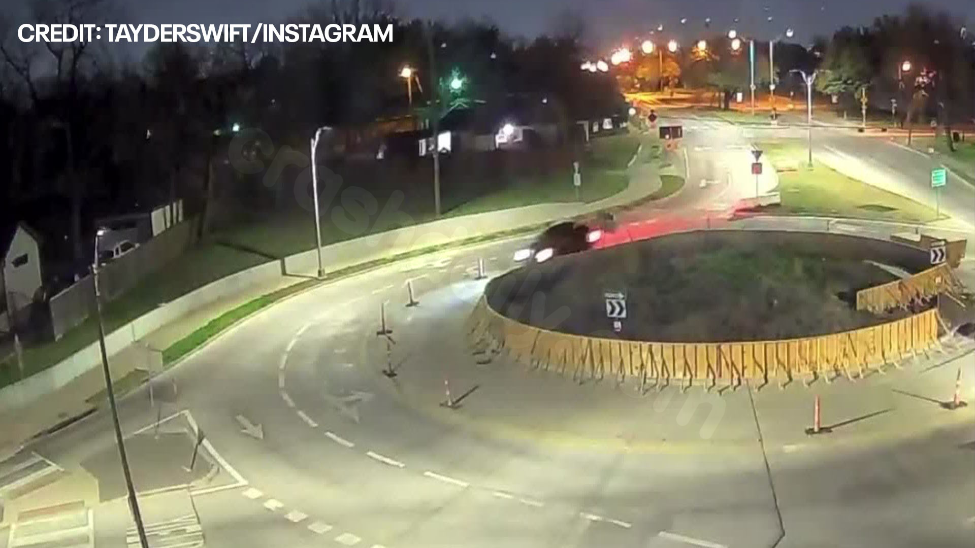 Oak Cliff roundabout sees another crash after protective barrier added