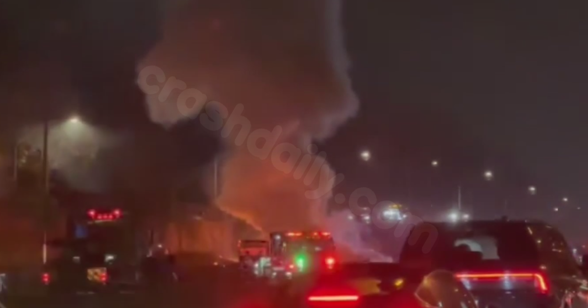 1 dead after fiery 5-vehicle crash on Kennedy Expressway