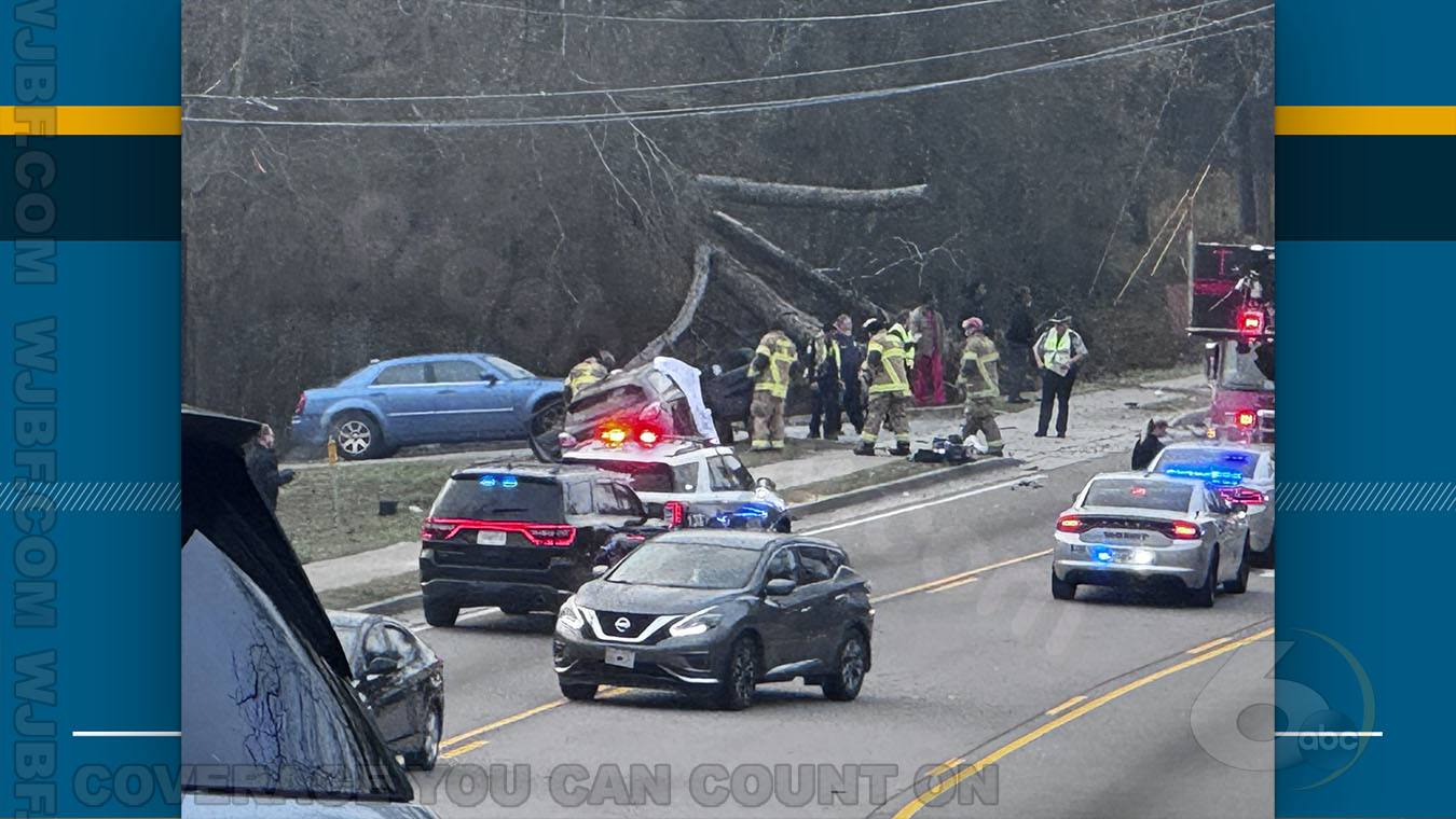 Intersection of Barton Chapel, Glenn Hills Dr. closed due to deadly crash; victim identified
