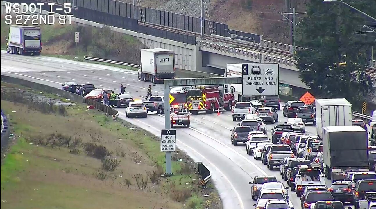 Multi-car crash cleared from I-5 in Kent, WA
