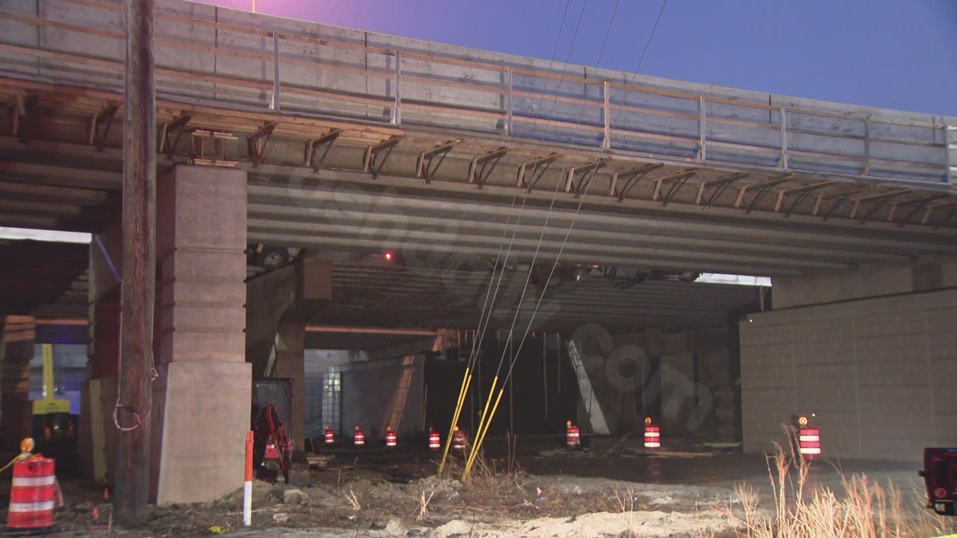 Semi crash shuts down portion of I-290 ahead of rush hour