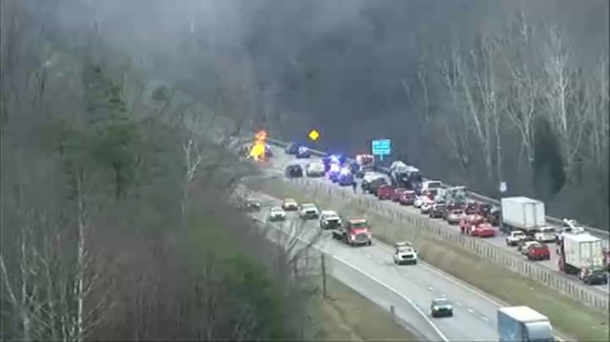 Fatal crash, car fire shuts down part of I64 in Putnam County