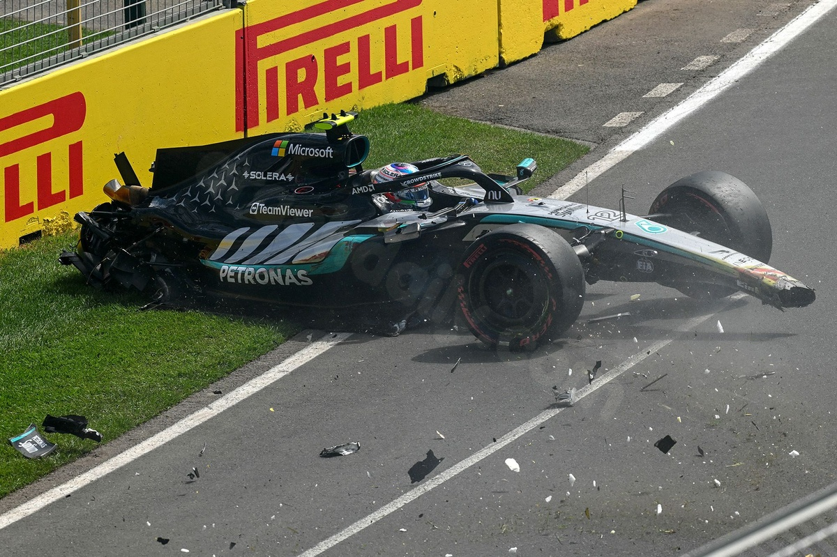 F1 Australian GP: George Russell leads interrupted FP3 as Kimi Antonelli suffers heavy crash