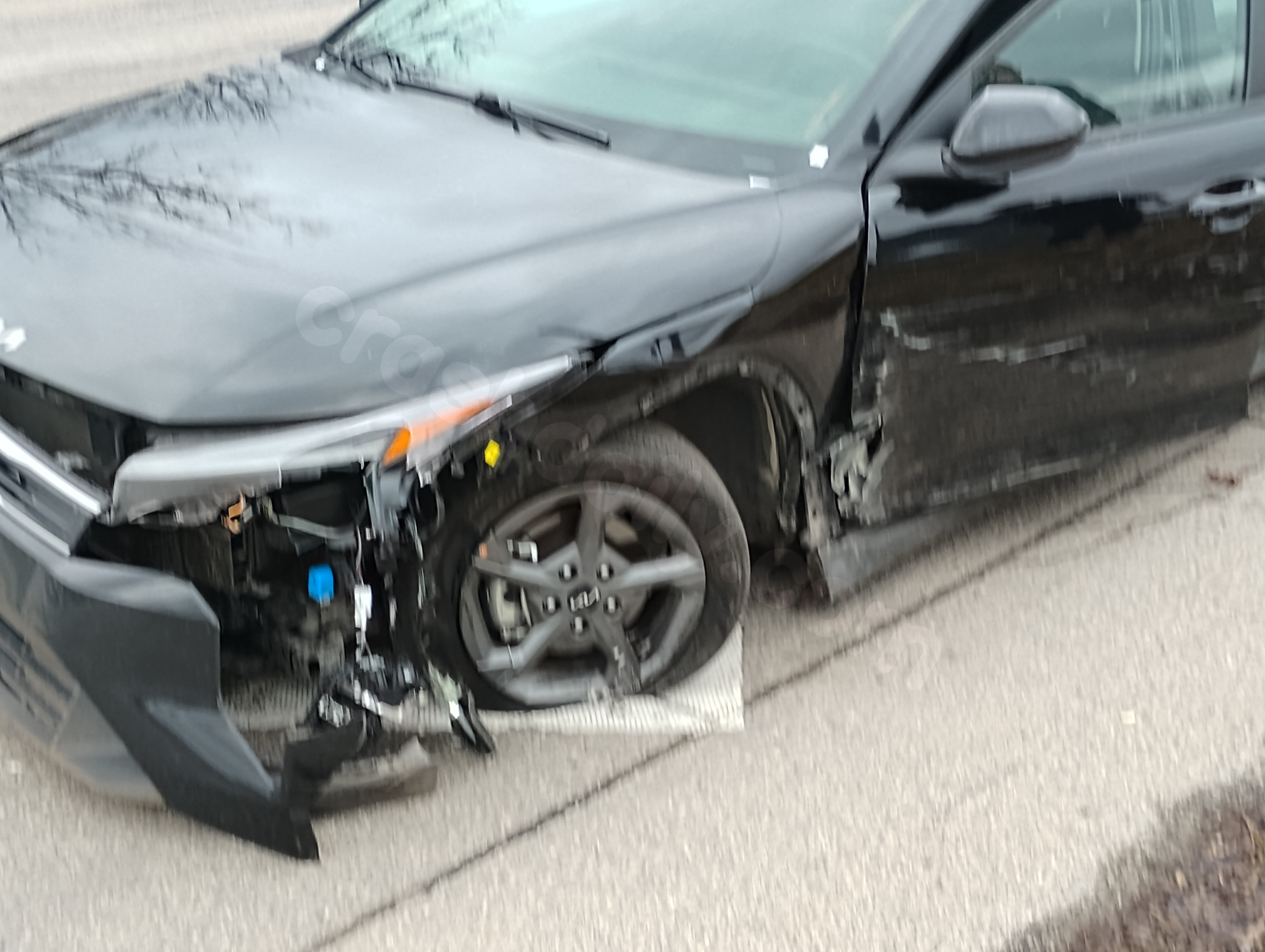 Multi-car crash shuts down S. Cedar St.