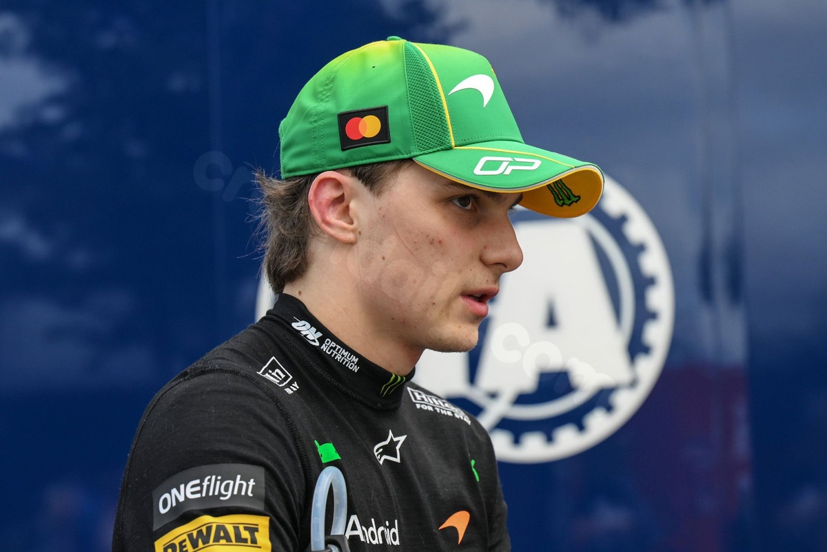Oscar Piastri out of Australian GP after dramatic crash on way to grid