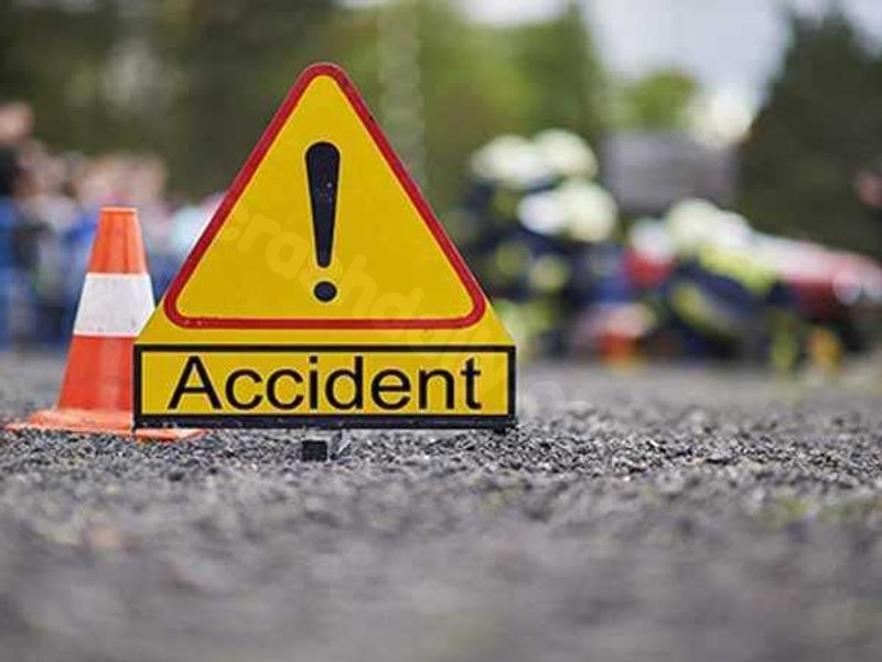 Bengali poet Srijato Bandyopadhyay injured in car accident near Kolkata