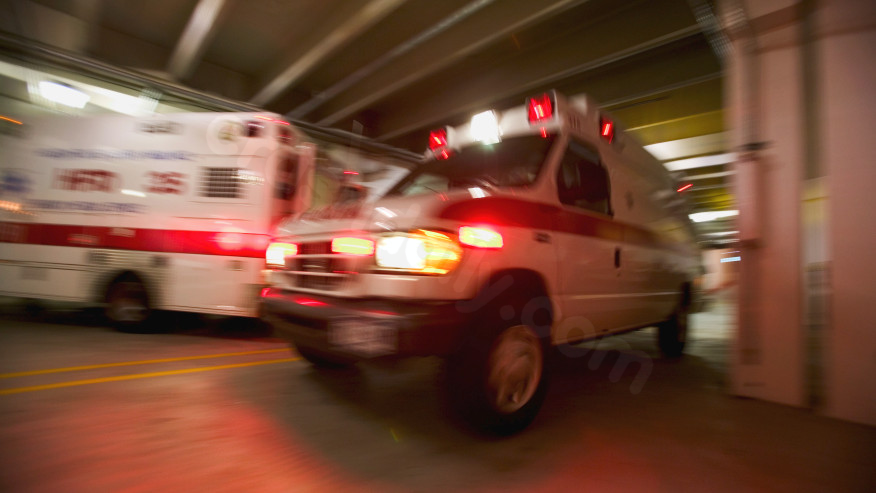 Cyclist struck, killed in overnight Pacific Beach crash