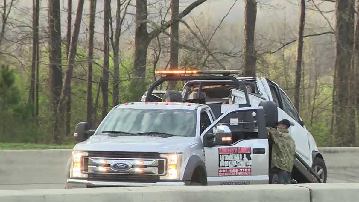 Multi-vehicle crash on I-55 north at Elton Road leads to detours during morning commute