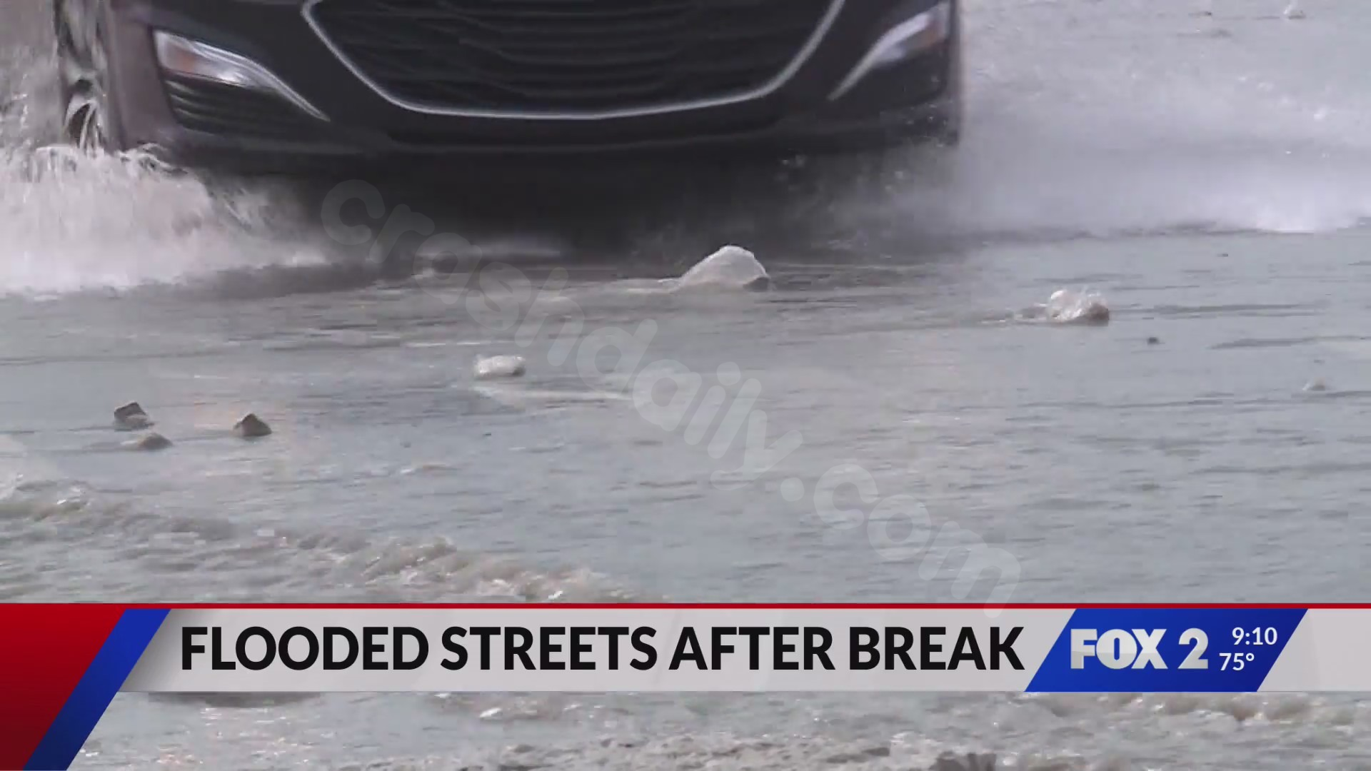 Water main break causes traffic chaos and crash in St. Louis